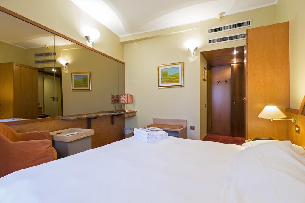 Hotel Carrobbio Milano Dış mekan fotoğraf